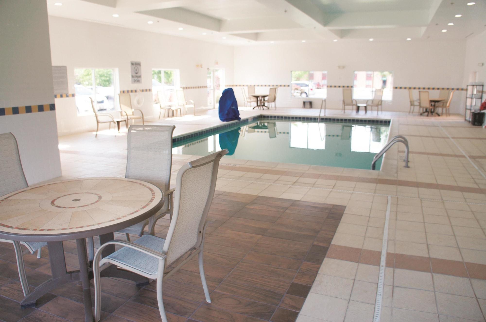 La Quinta By Wyndham Indianapolis Airport 3*