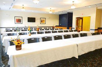 La Quinta By Wyndham Indianapolis Airport Hotel 3*