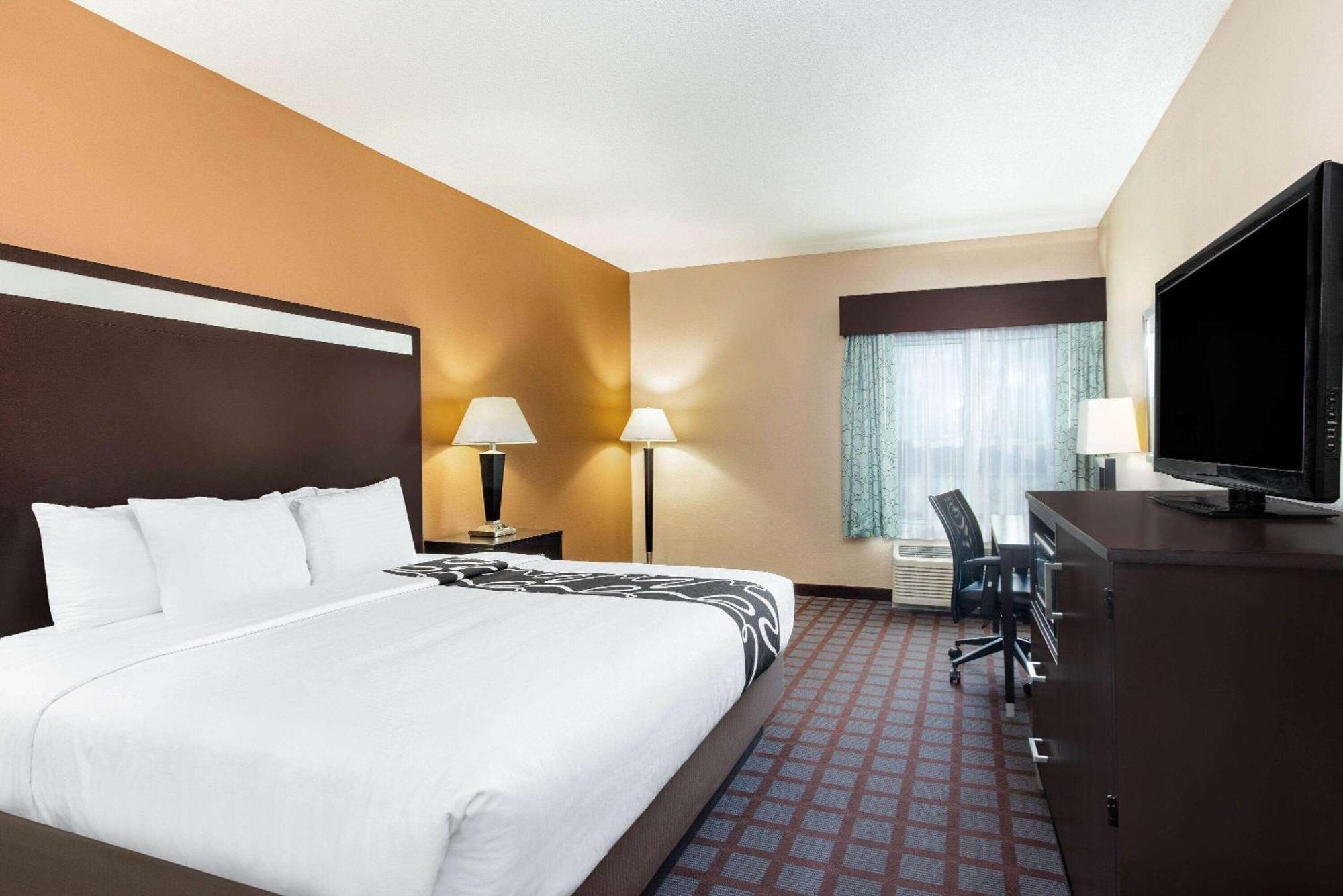 Hotel La Quinta By Wyndham Indianapolis Airport